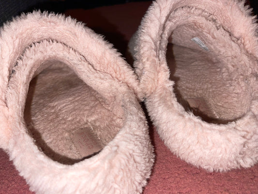 Well Worn Cr0cs Cozy Slippers in Pink